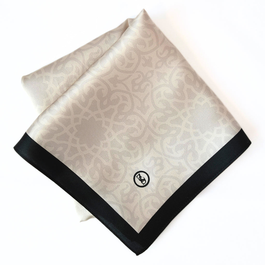 Tuch Seidensatin ORNAMENTAL GRACE 65/65 schwarz/perlweiß - ZESA-SILK