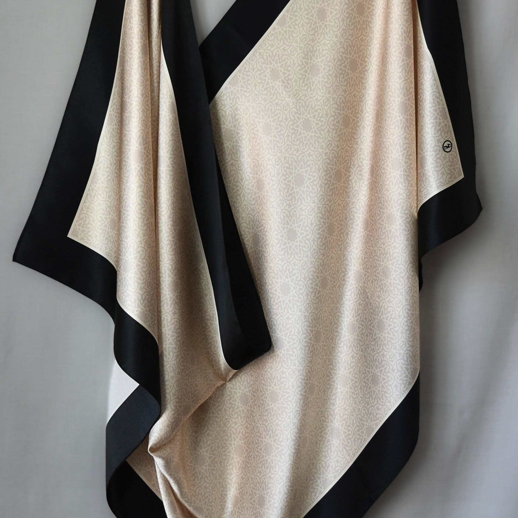 Tuch Seidensatin SERAY 180/65 schwarz/perlweiß - ZESA-SILK