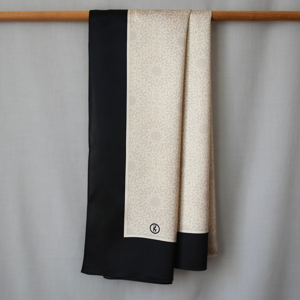 Tuch Seidensatin SERAY 180/65 schwarz/perlweiß - ZESA-SILK