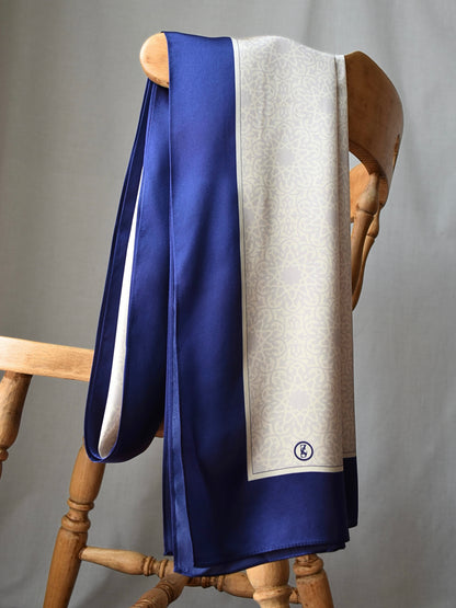Tuch Seidensatin SERAY 180/65 blau/perlweiß - ZESA-SILK